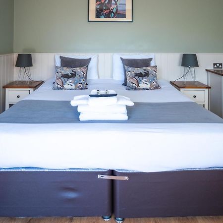 Hotel The Oyster Smack à Burnham-on-Crouch Extérieur photo