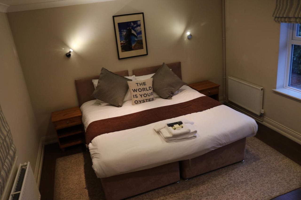 Hotel The Oyster Smack à Burnham-on-Crouch Extérieur photo