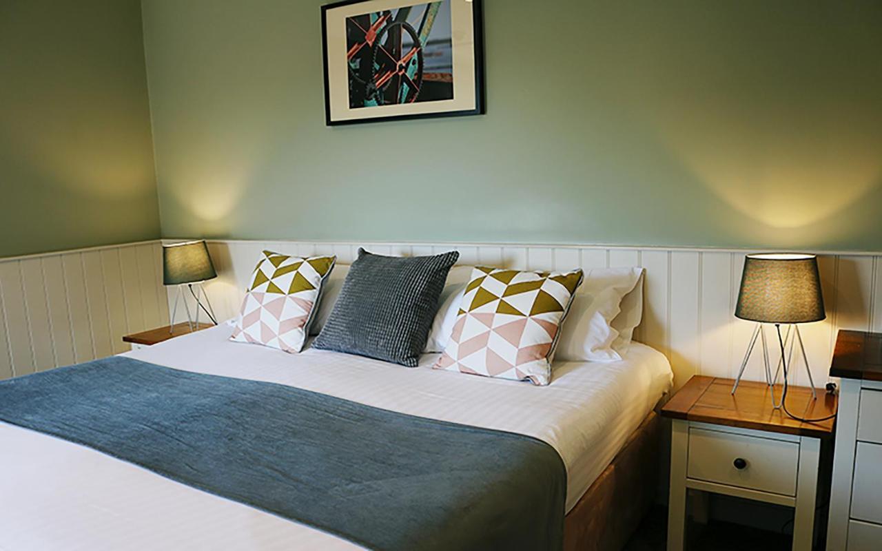 Hotel The Oyster Smack à Burnham-on-Crouch Extérieur photo