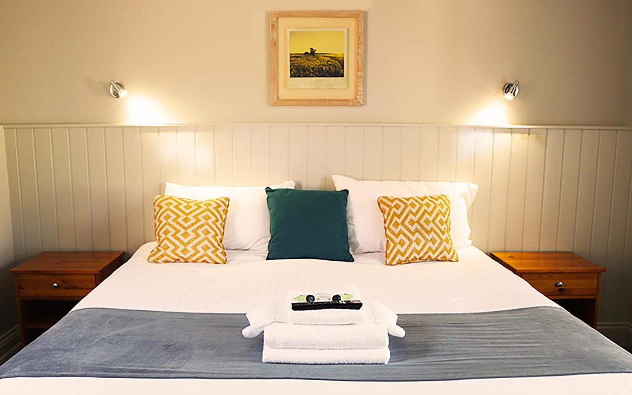 Hotel The Oyster Smack à Burnham-on-Crouch Extérieur photo