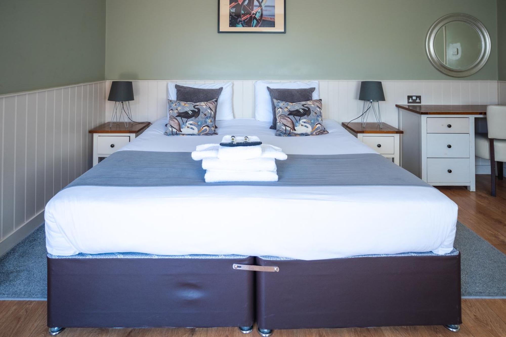 Hotel The Oyster Smack à Burnham-on-Crouch Extérieur photo